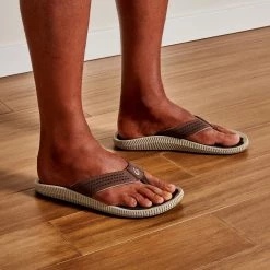 Olukai Ulele Men's Beach Sandals Dark Wood